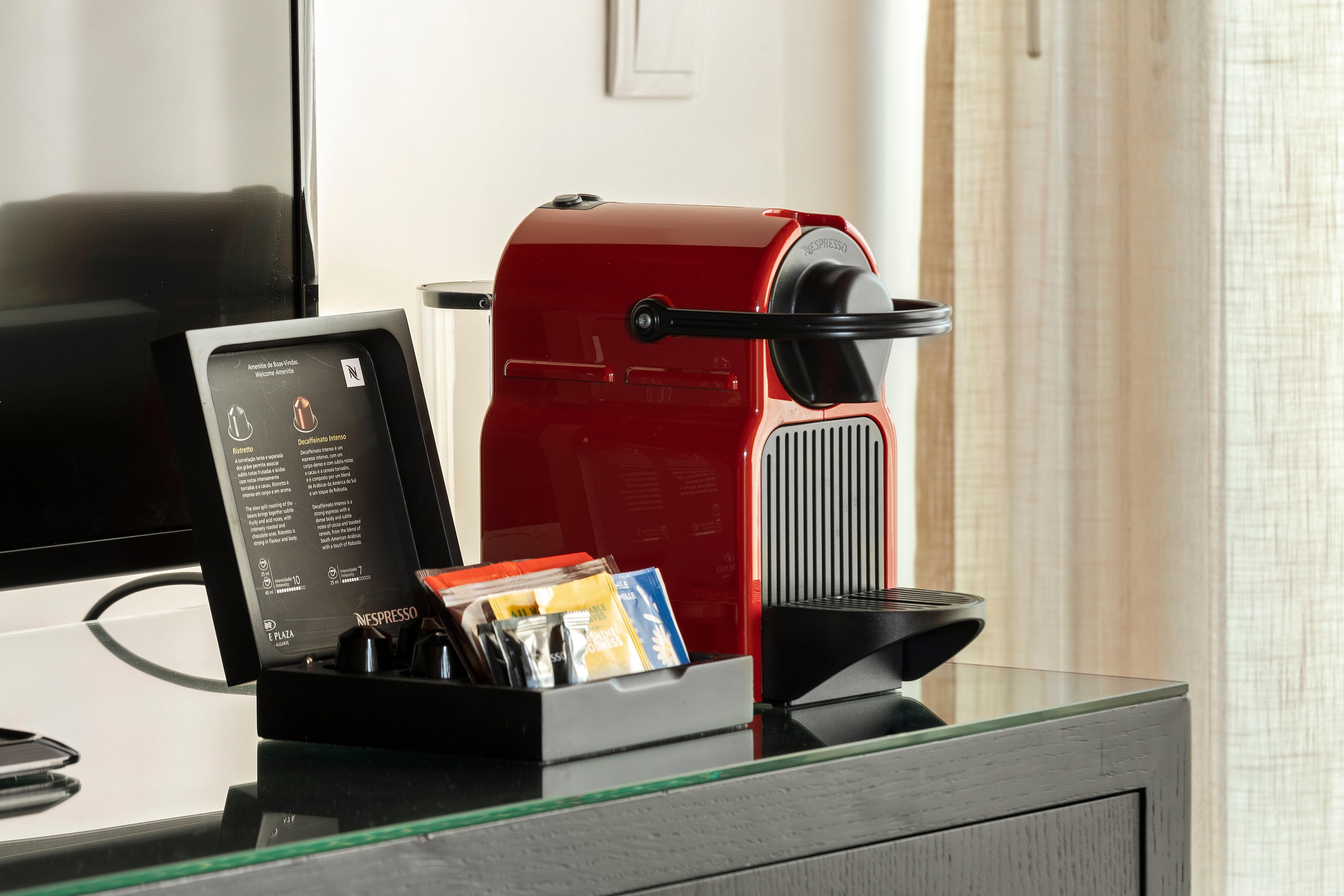 クラウンプラザ ヴィラモーラ ヴィラモウラ エクステリア 写真 A Nespresso coffee machine