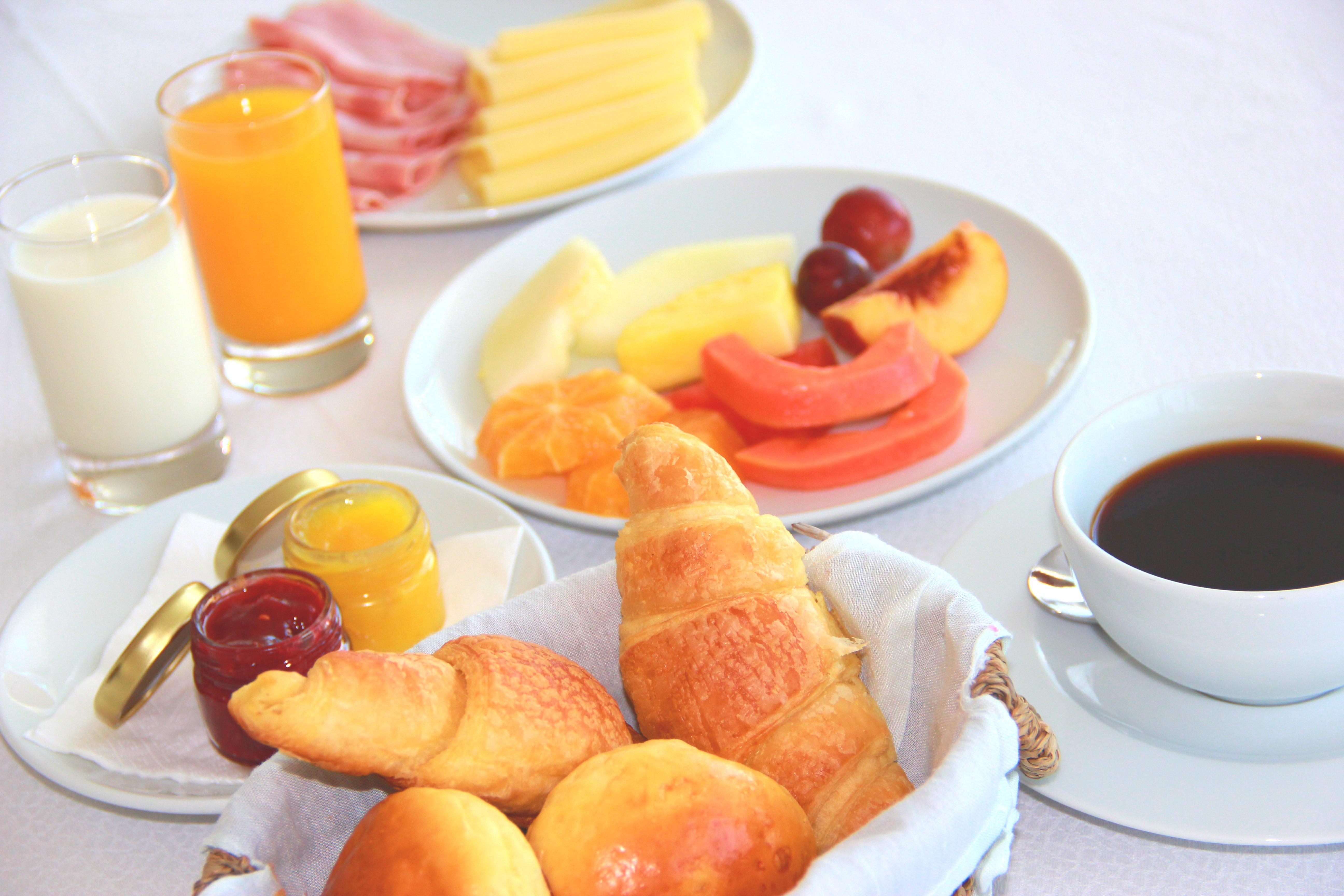 クラウンプラザ ヴィラモーラ ヴィラモウラ エクステリア 写真 A continental breakfast